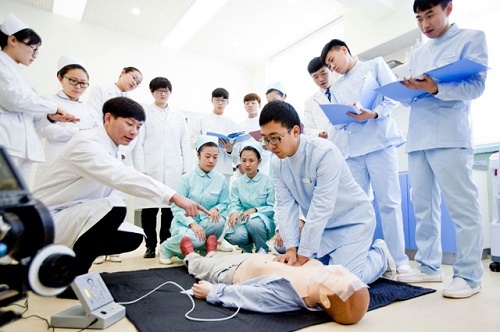 石家莊冀聯(lián)醫(yī)學(xué)中專學(xué)校周六日可以出入學(xué)校嗎？